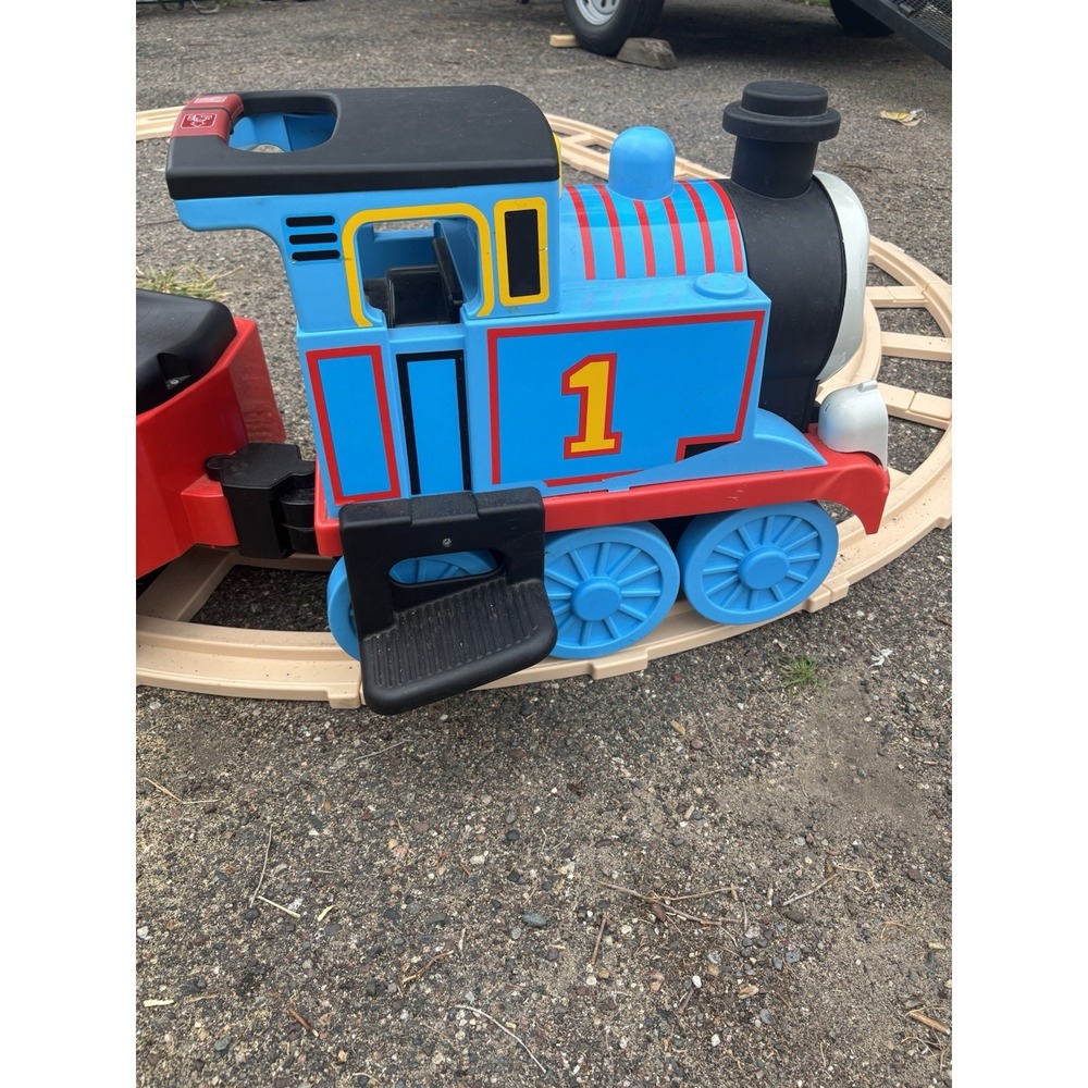 vintage Peg Perego Thomas the Tank Engine Track Rider 6V Battery-Powered Ride-On - Picture 3 of 10